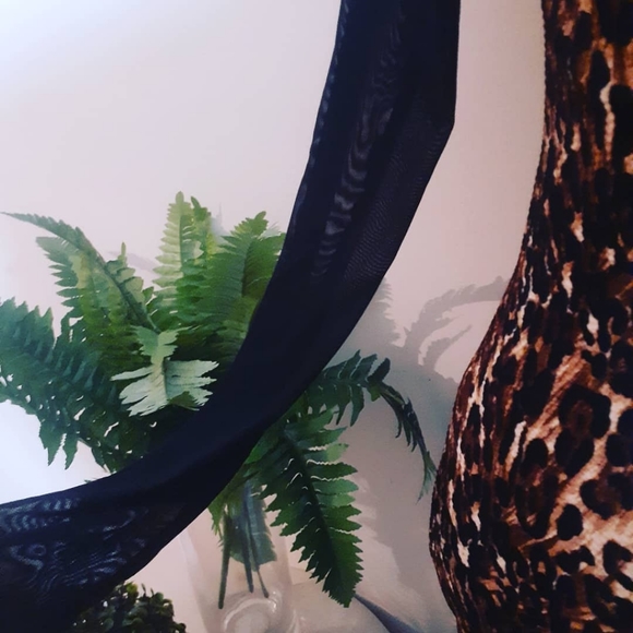 Dress - Picture 3 of 4